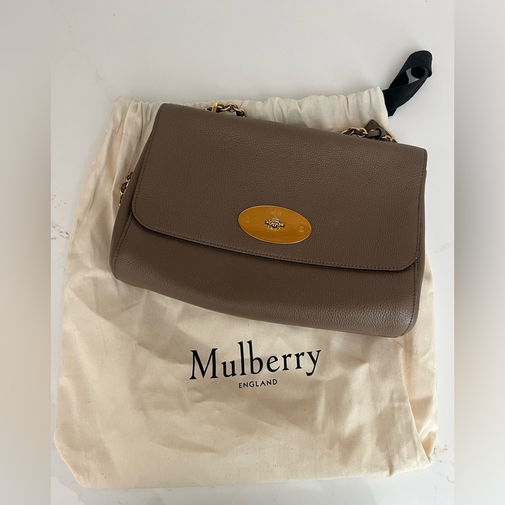 Mulberry medium Lily , Linen Green Micro Classic Grain